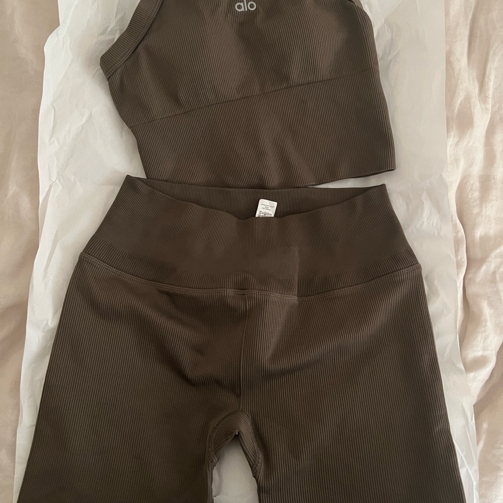 ALO Yoga Olive Airlift Set